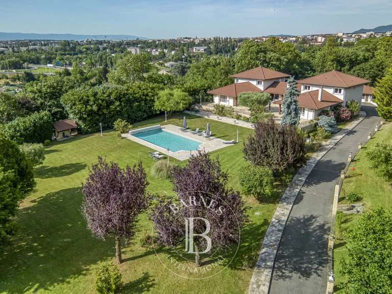 House Étrembières - 7 bedrooms - 515m²