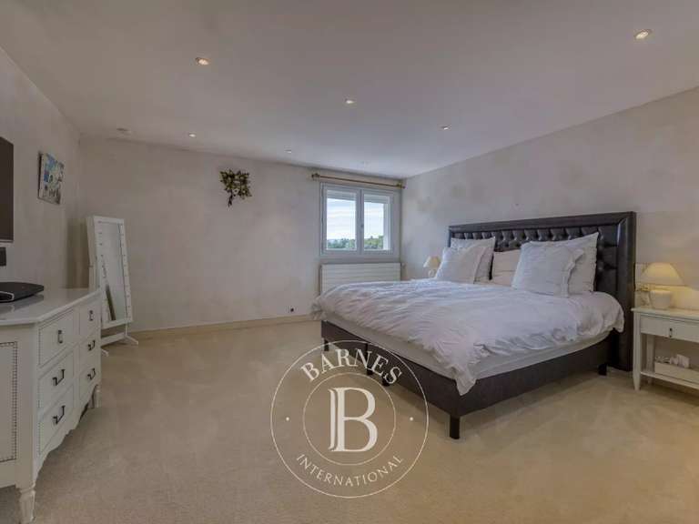 Maison Étrembières - 7 chambres - 515m²