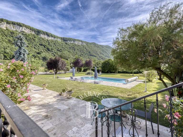 Maison Étrembières - 7 chambres - 515m²