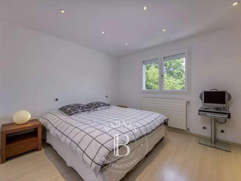 Maison Étrembières - 7 chambres - 515m²