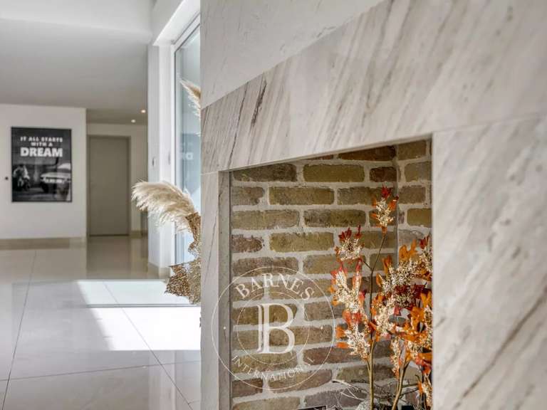 Maison Étrembières - 7 chambres - 515m²