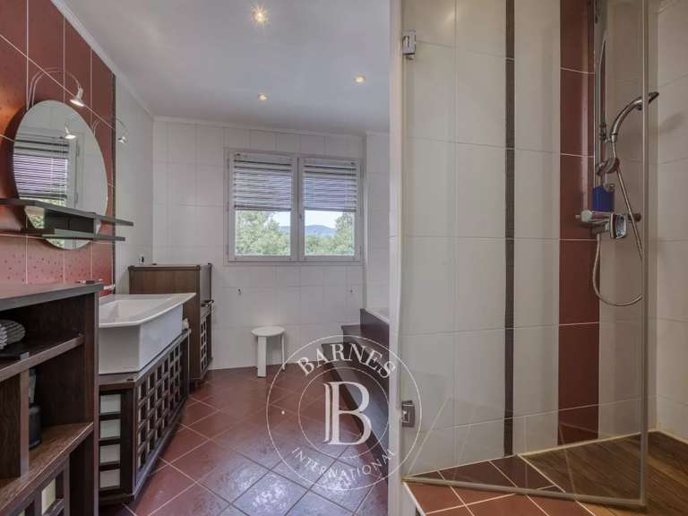 Maison Étrembières - 7 chambres - 515m²