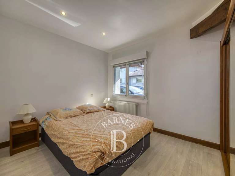 Maison Étrembières - 7 chambres - 515m²