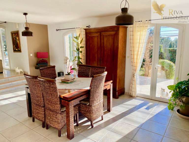 Maison Évenos - 4 chambres - 200m²