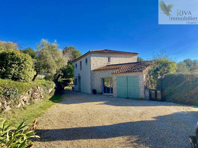 Maison Évenos - 4 chambres - 200m²