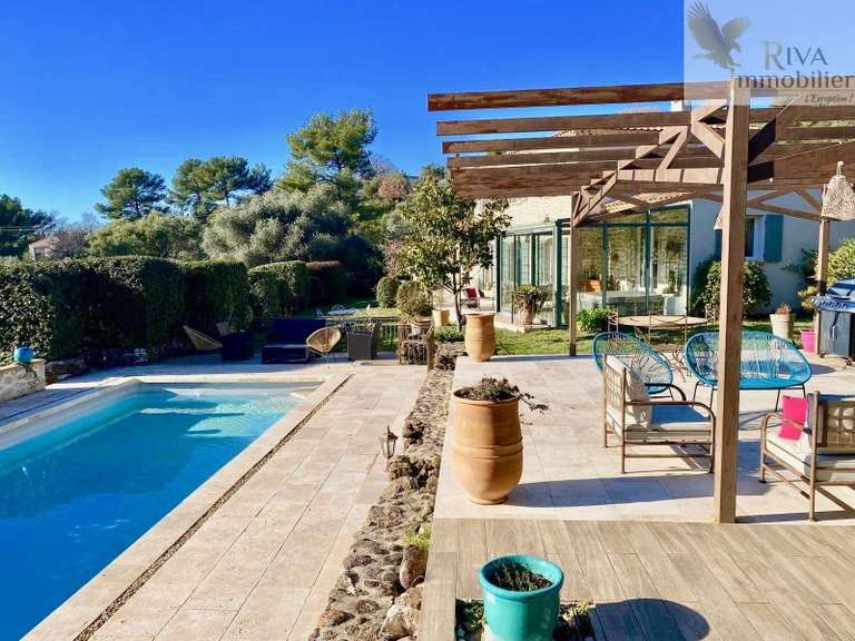 Maison Évenos - 4 chambres - 200m²