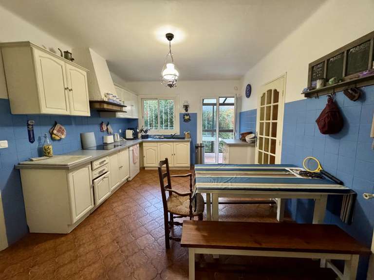 Maison Évenos - 5 chambres - 154m²