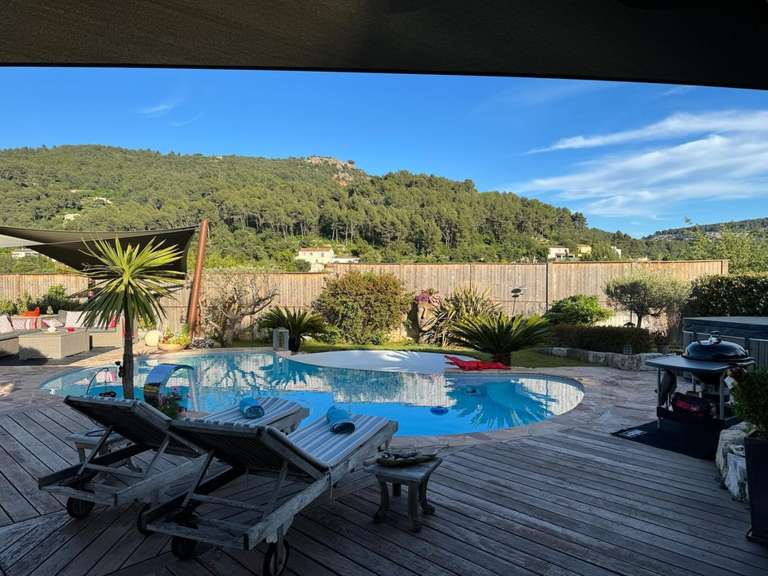 Maison Évenos - 110m²