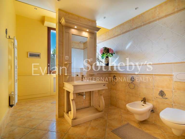 Appartement Évian-les-Bains - 3 chambres - 279m²