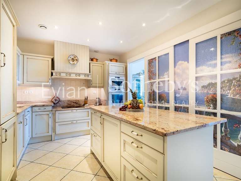 Apartment Évian-les-Bains - 3 bedrooms - 279m²