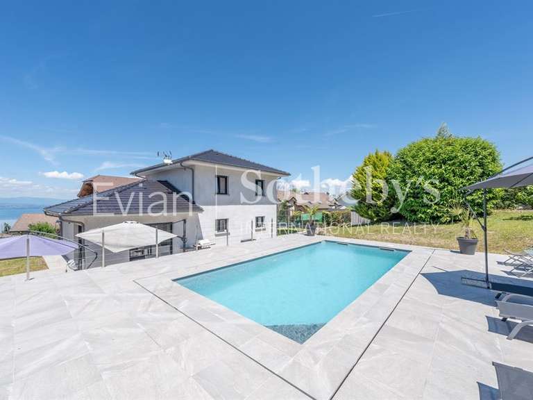 House Évian-les-Bains - 4 bedrooms - 200m²