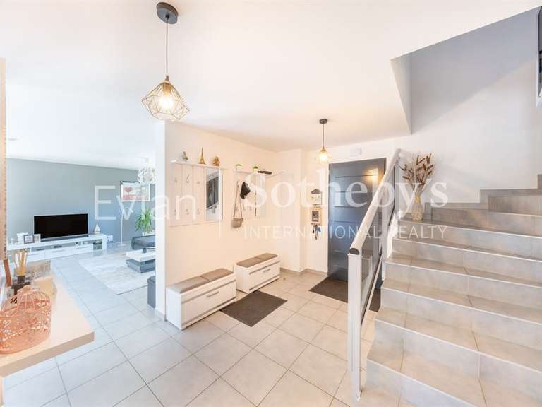 House Évian-les-Bains - 4 bedrooms - 200m²