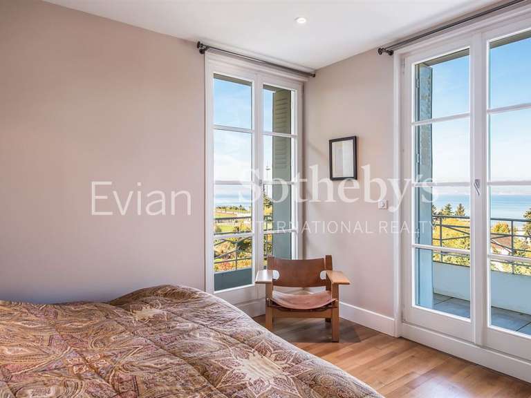 House Évian-les-Bains - 5 bedrooms - 340m²