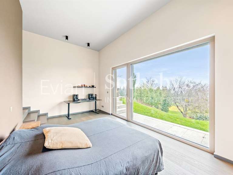 House Évian-les-Bains - 3 bedrooms - 302m²