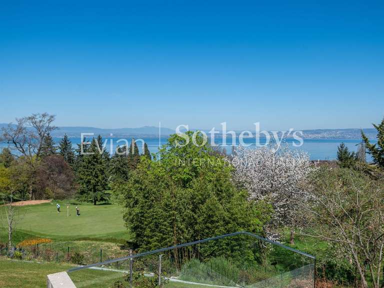House Évian-les-Bains - 3 bedrooms - 302m²