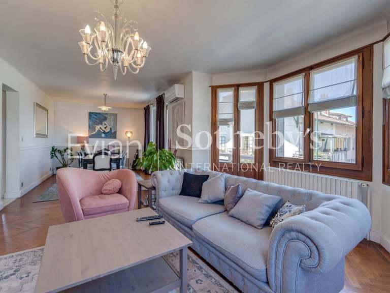 House Évian-les-Bains - 4 bedrooms - 155m²