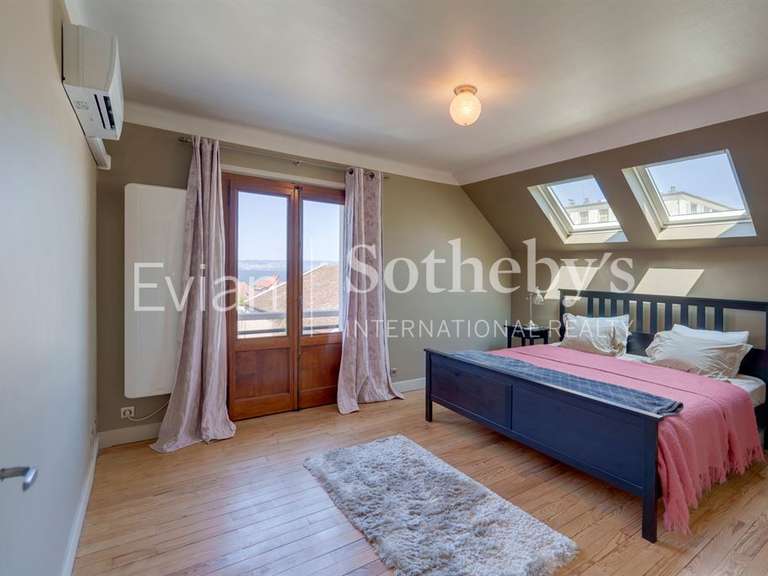 House Évian-les-Bains - 4 bedrooms - 155m²