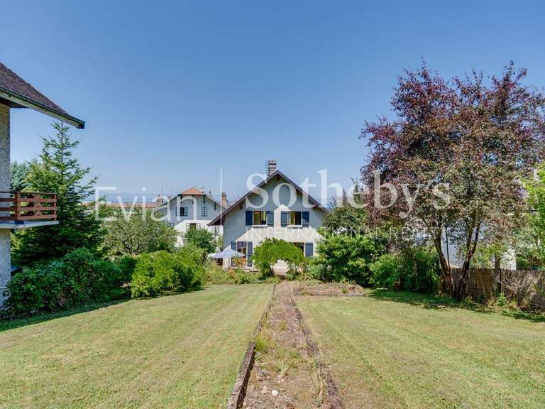 House Évian-les-Bains - 4 bedrooms - 155m²
