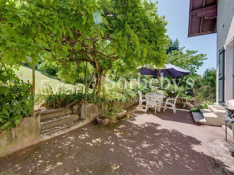 House Évian-les-Bains - 4 bedrooms - 155m²