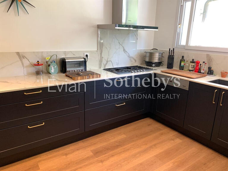 House Évian-les-Bains - 3 bedrooms - 142m²