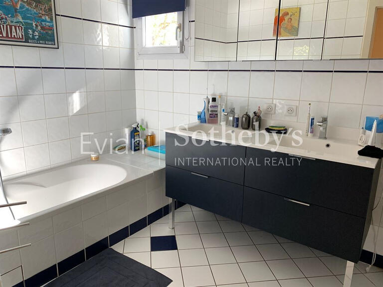 House Évian-les-Bains - 3 bedrooms - 142m²