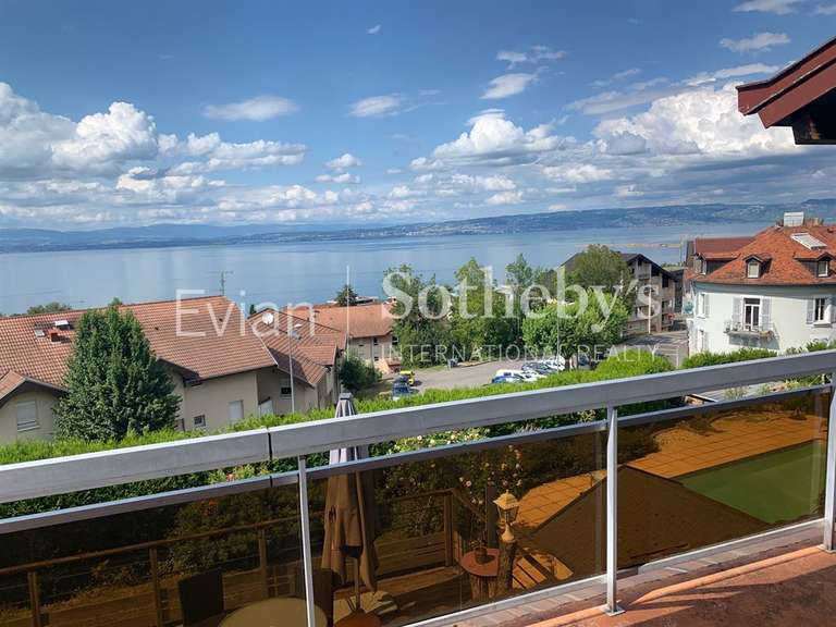 House Évian-les-Bains - 6 bedrooms - 243m²