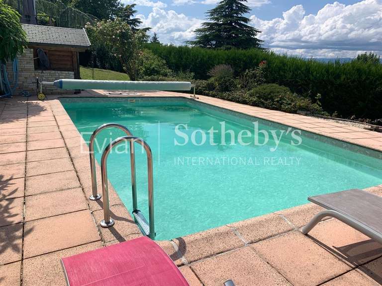 House Évian-les-Bains - 6 bedrooms - 243m²