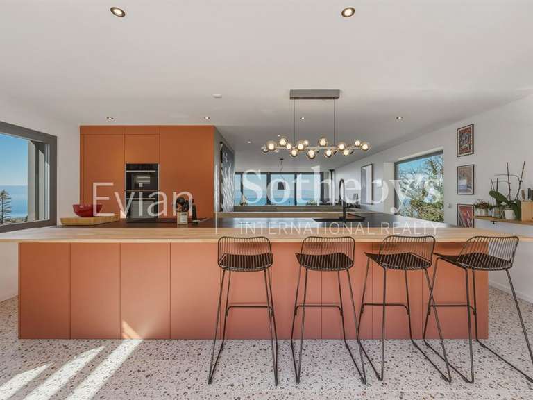 House Évian-les-Bains - 4 bedrooms - 216m²