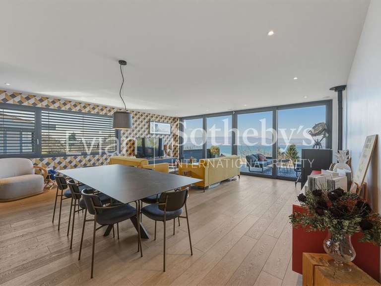 House Évian-les-Bains - 4 bedrooms - 216m²