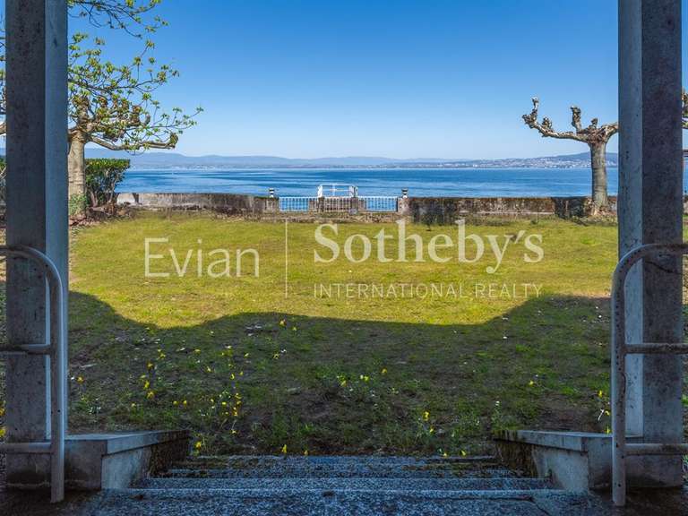 House Évian-les-Bains - 6 bedrooms - 445m²