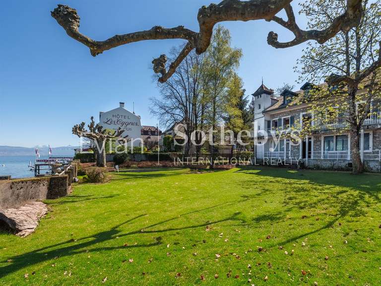 House Évian-les-Bains - 6 bedrooms - 445m²