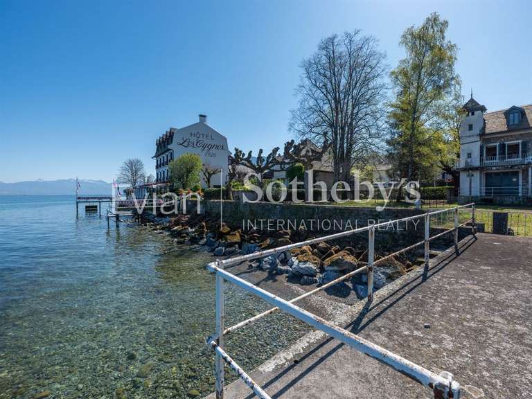 House Évian-les-Bains - 6 bedrooms - 445m²