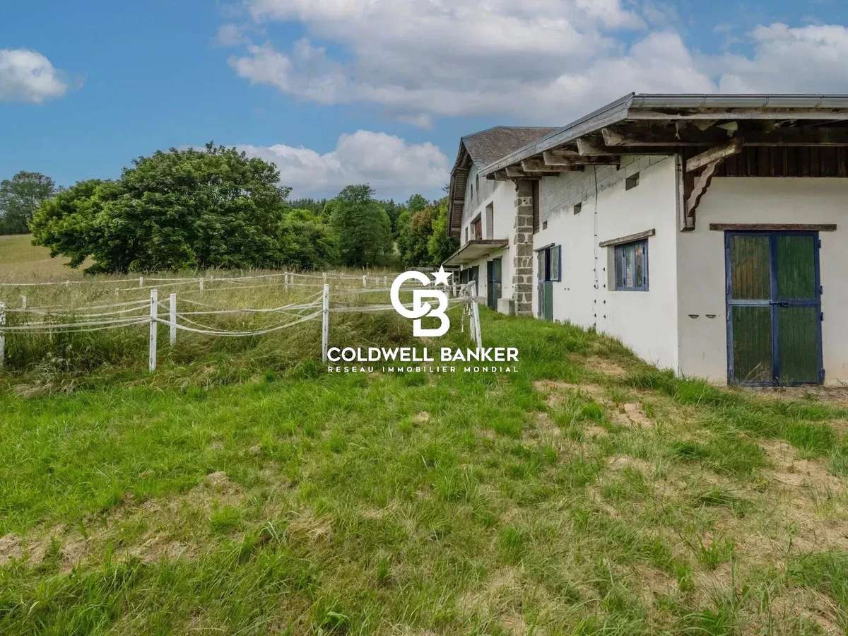 Equestrian property Évires