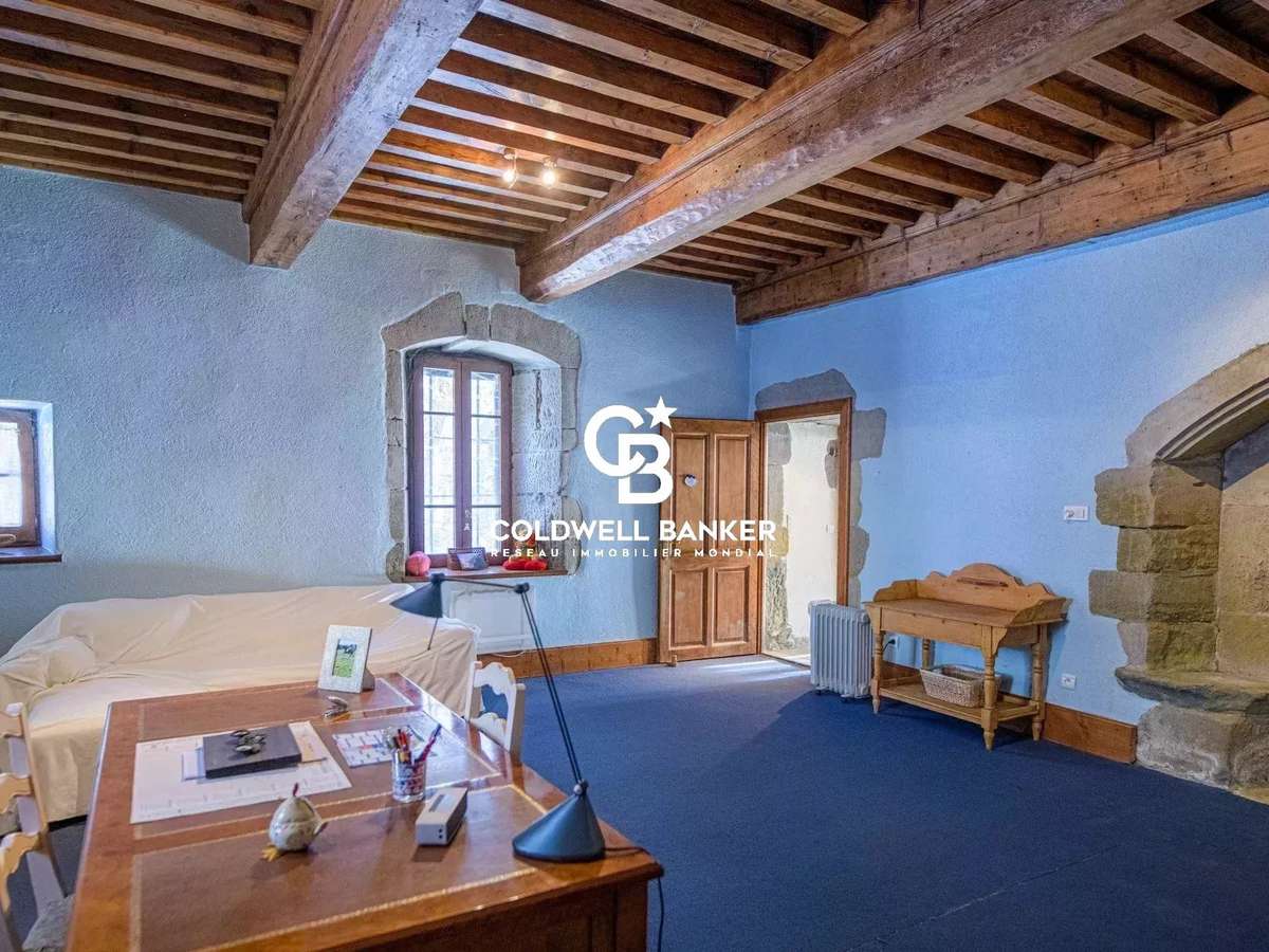 Equestrian property Évires