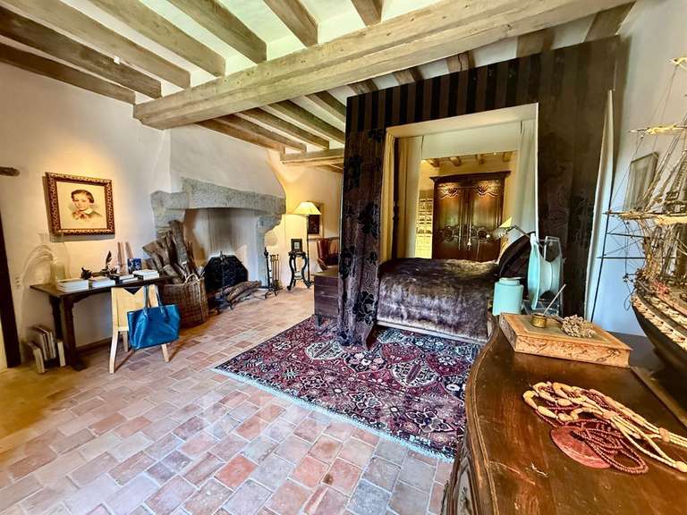 Castle Évron - 4 bedrooms - 380m²
