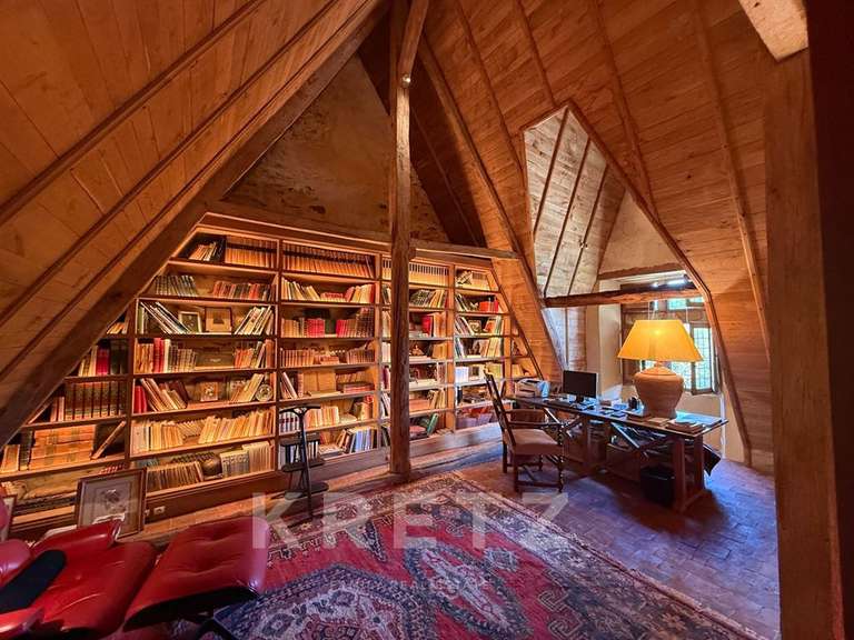 Castle Évron - 4 bedrooms - 380m²