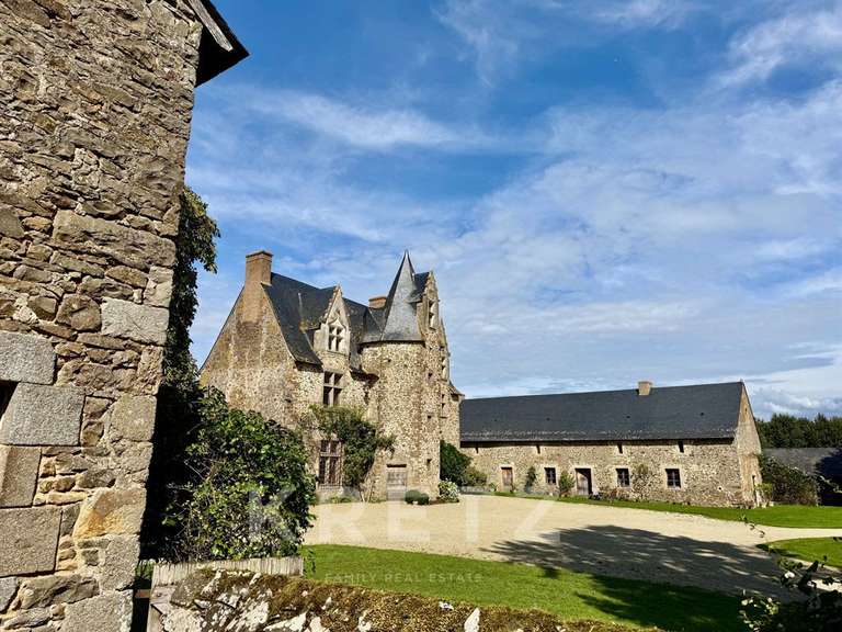 Château Évron - 4 chambres - 380m²