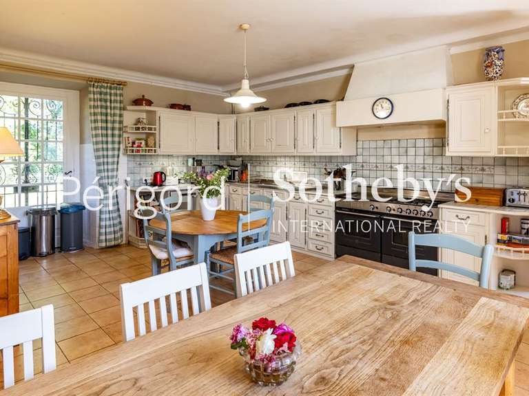 Maison Excideuil - 15 chambres - 634m²