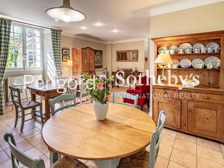 Maison Excideuil - 15 chambres - 634m²
