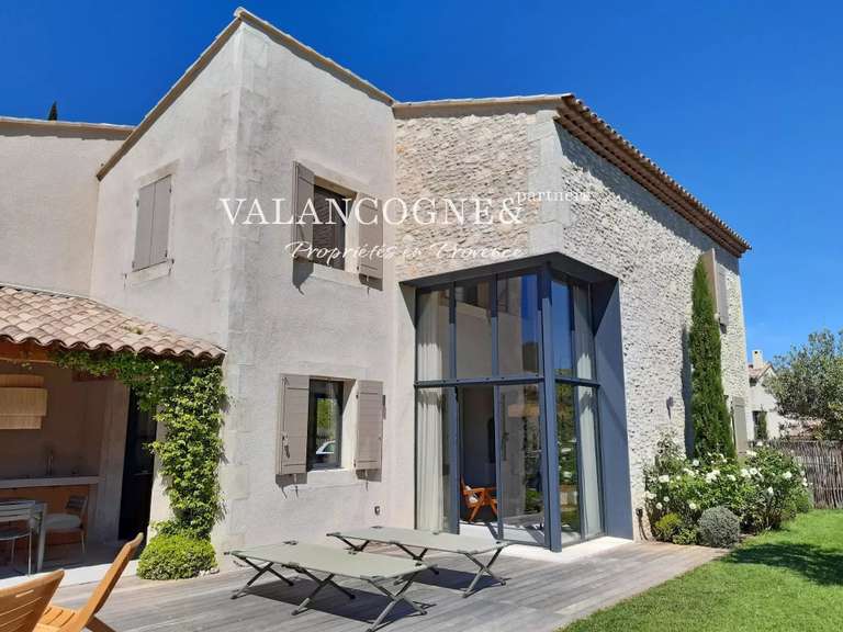Appartement Eygalières - 4 chambres - 100m²