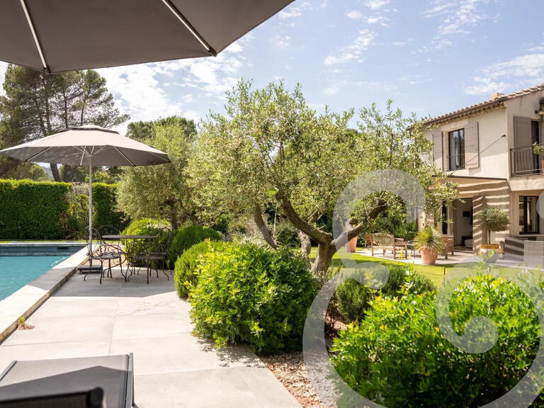 Maison Eygalières - 4 chambres - 248m²