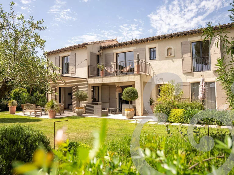 Maison Eygalières - 4 chambres - 248m²