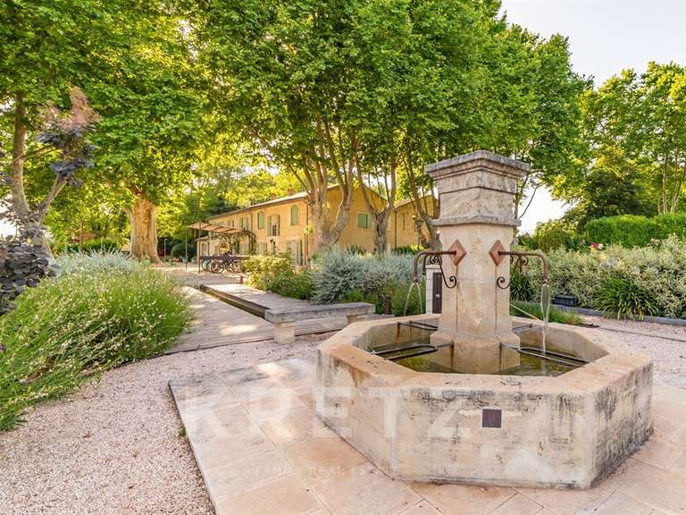 Maison Eygalières - 8 chambres - 550m²