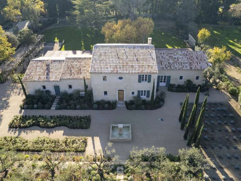 House Eygalières - 7 bedrooms - 13000m²