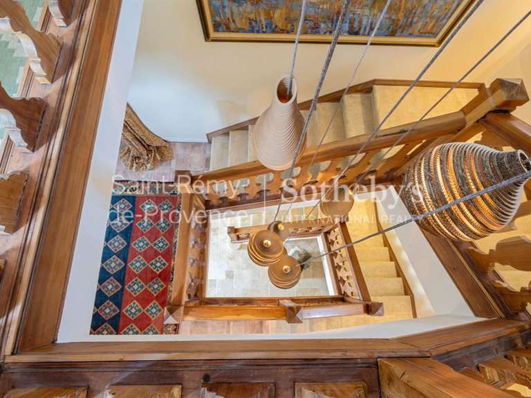 House Eygalières - 675m²