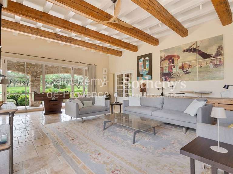House Eygalières - 675m²
