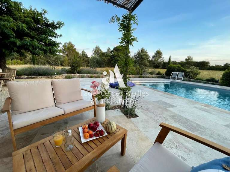 Maison Eygalières - 5 chambres - 11000m²