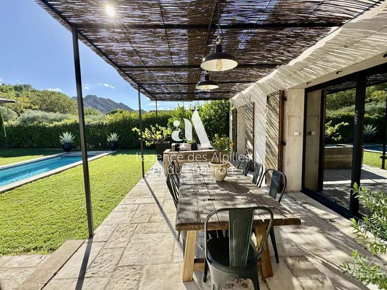 Maison Eygalières - 3 chambres - 2000m²