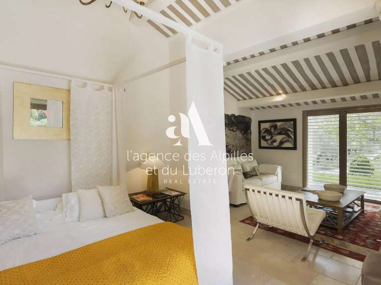 Maison Eygalières - 5 chambres - 24000m²