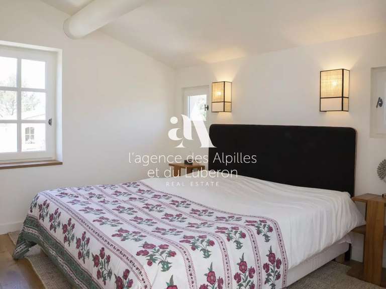 Maison Eygalières - 4 chambres - 215m²